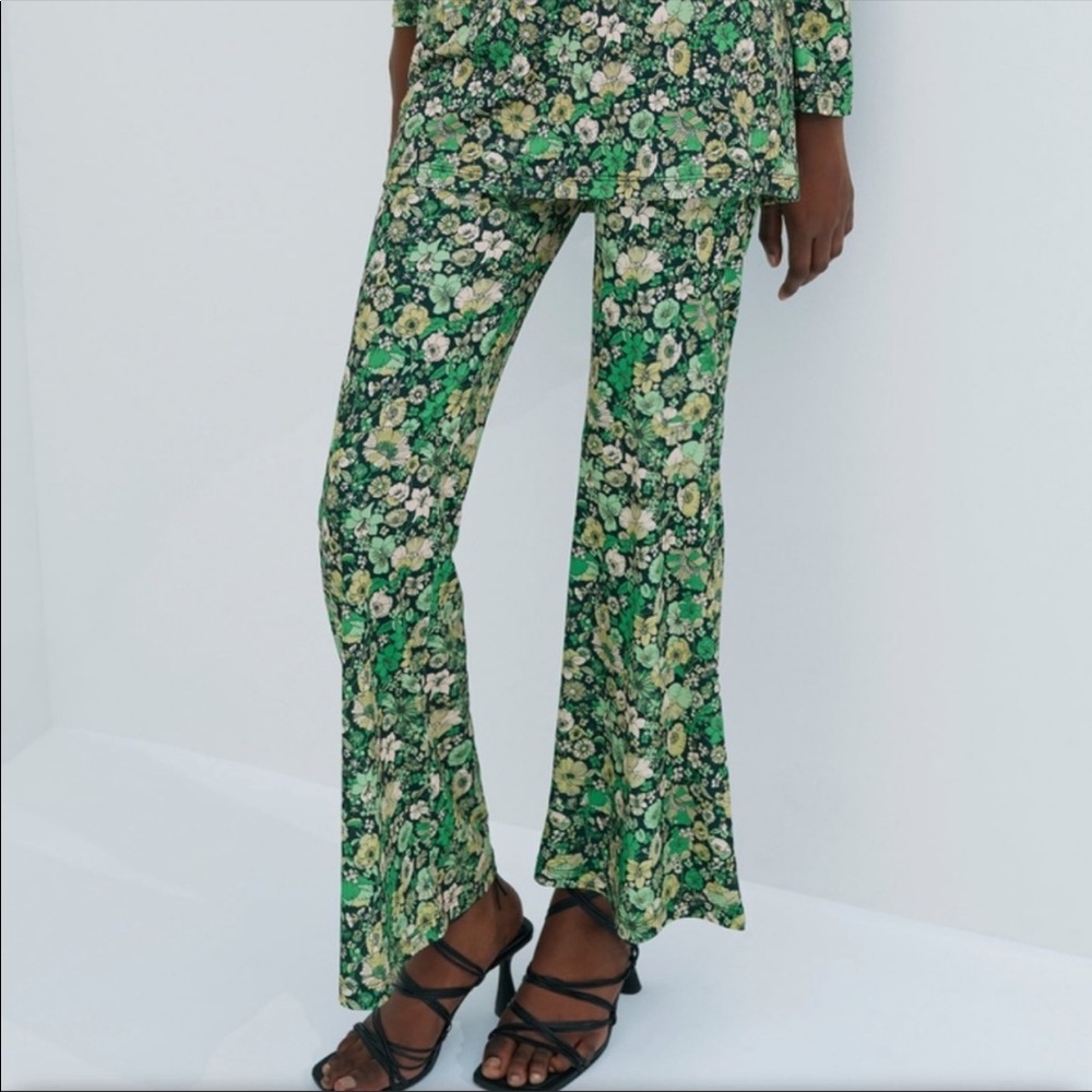 NWT ZARA | Floral Print High Rise Wide Leg Flare Stretch Pants women’s Medium